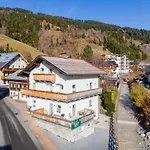 Leni 1 Dienten am Hochkönig